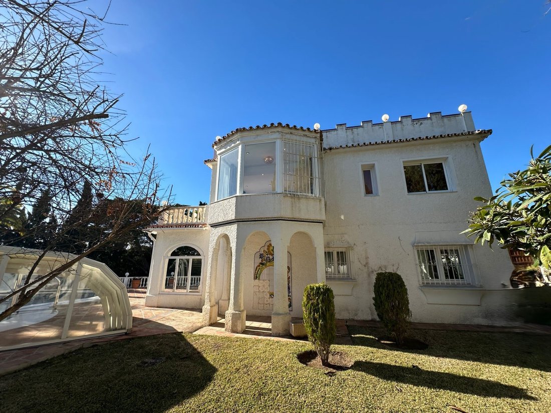 Villa in Elviria-Cabopino, Marbella, Spain 1 - 17922264