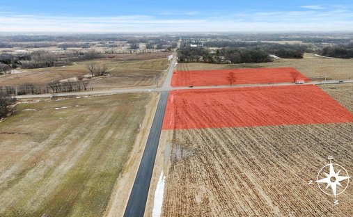 Land in Marengo, Illinois, United States 1