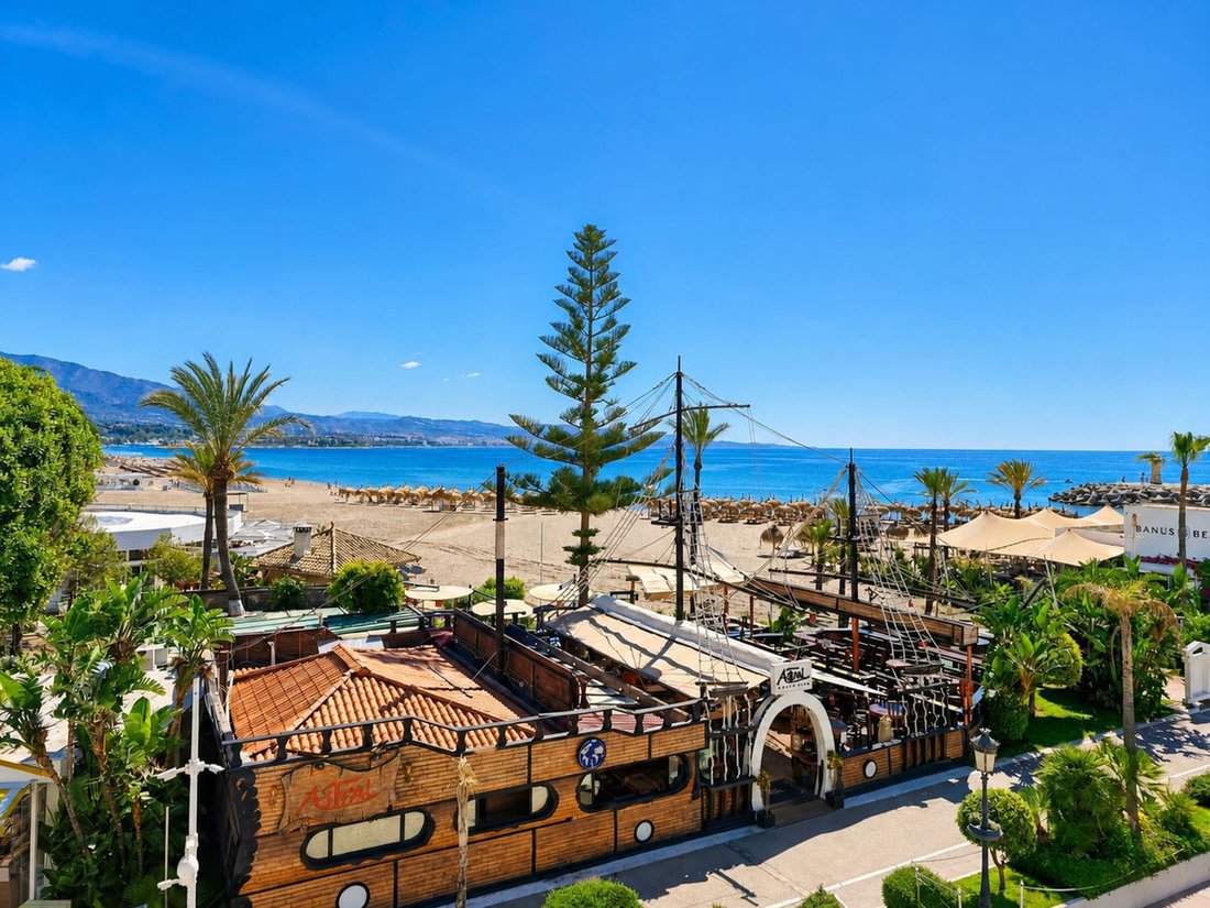 Apartment in Puerto Banus, Marbella, Spain 4 - 17918358