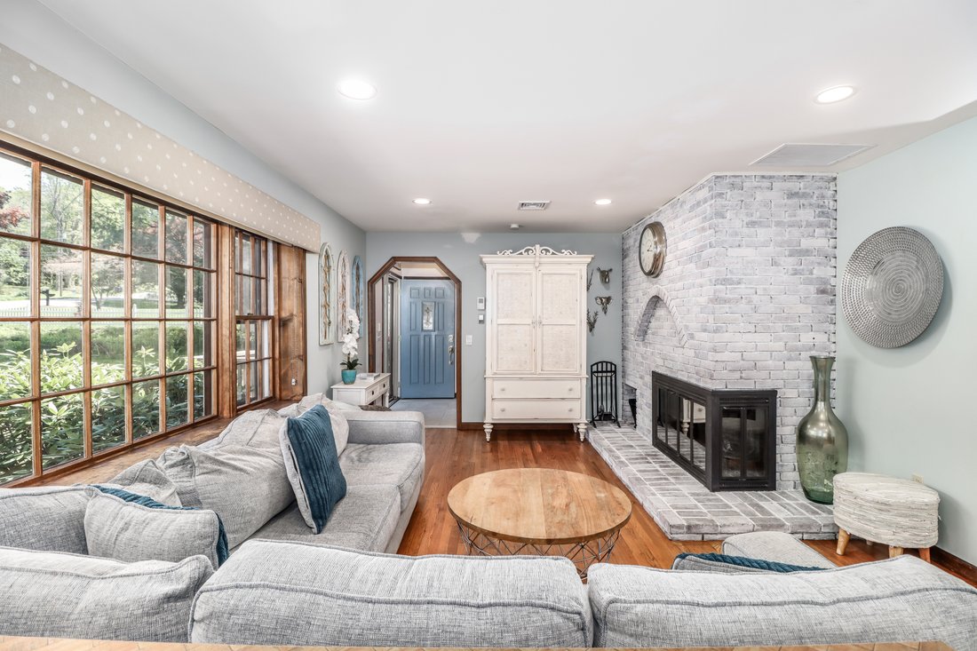 House in Brookfield, Connecticut, United States 3 - 17916165