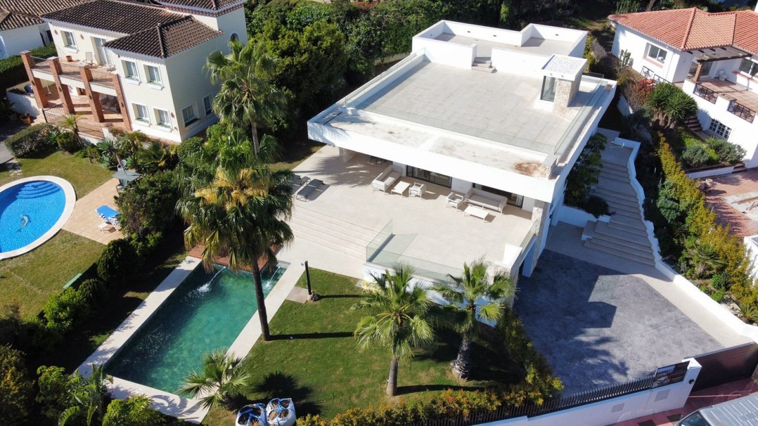 Villa in Guadalmina Alta, San Pedro de Alcantara, Spain 1 - 17920075