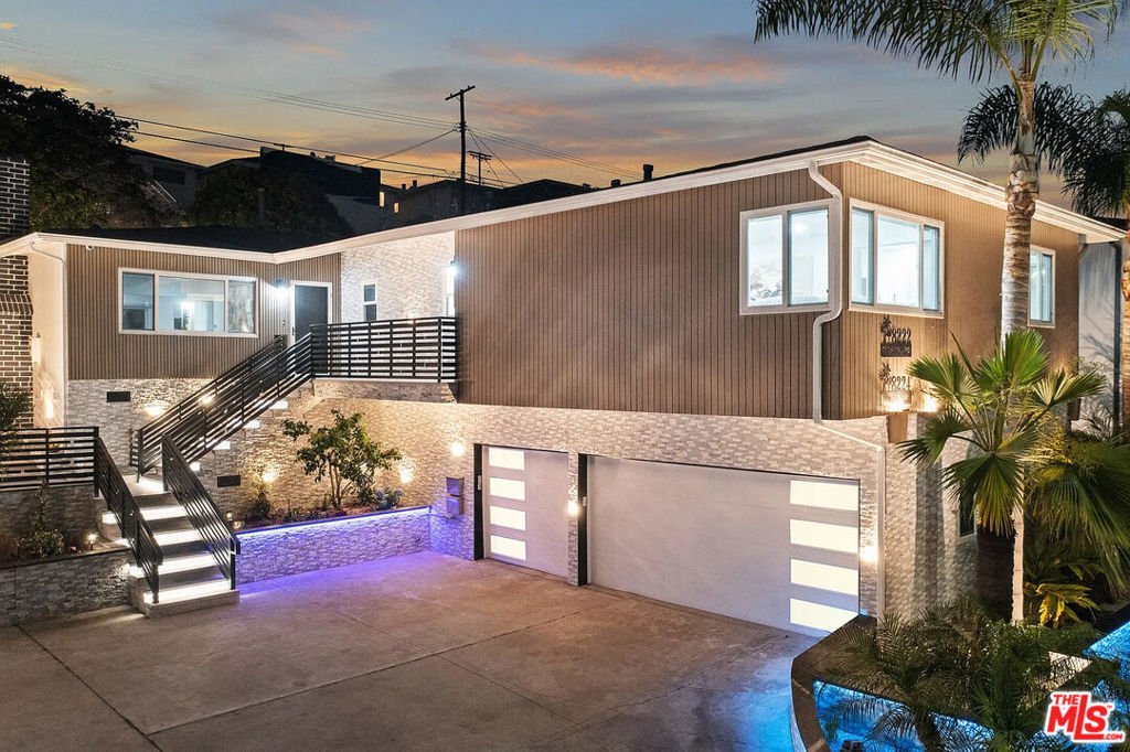 Los Angeles, California, United States 1 - 17920528