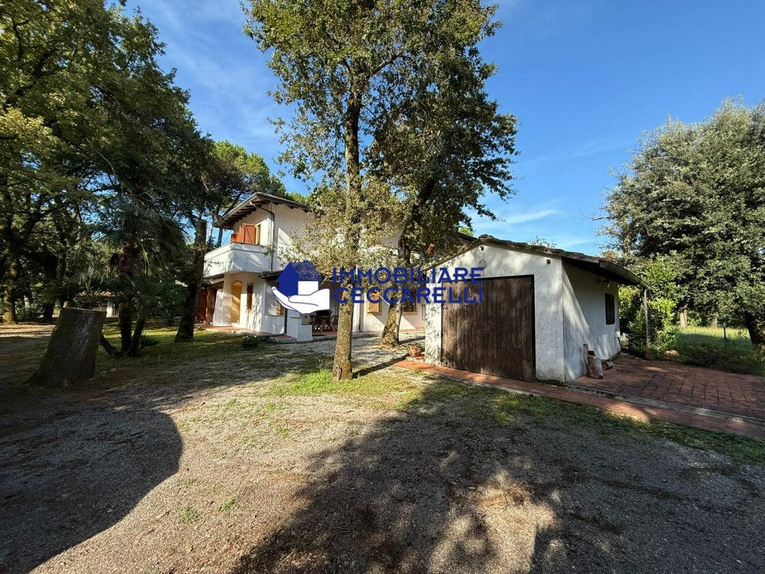 Country House in Ronchi, Massa, Italy 4 - 17839666