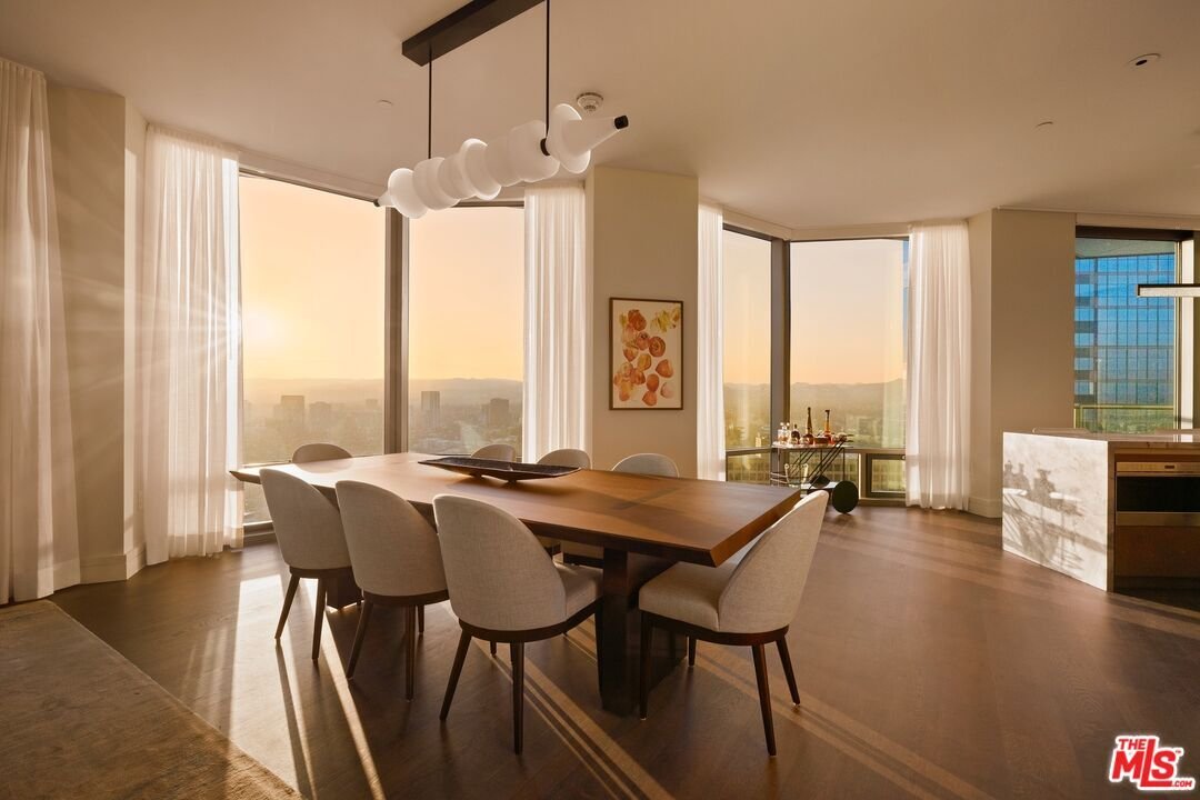 Condo in Los Angeles, California, United States 5 - 17918063