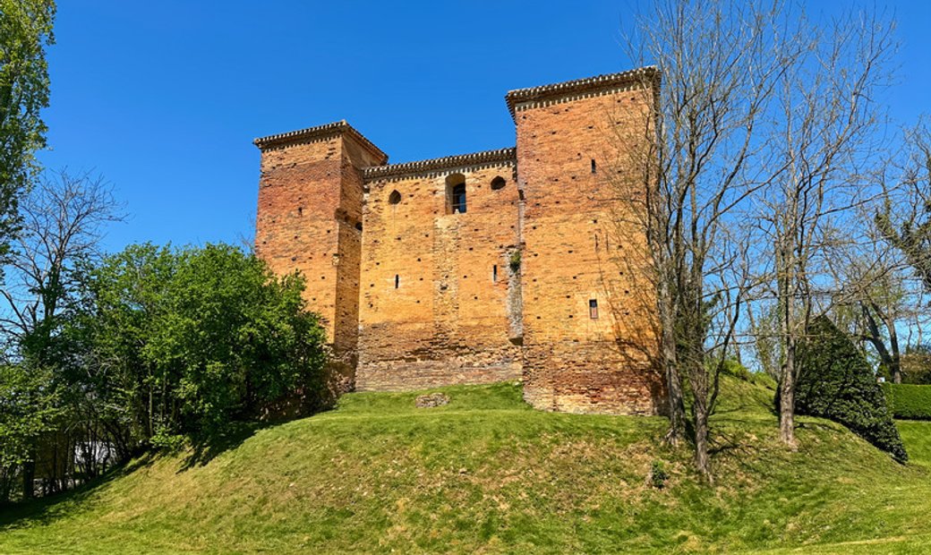 Medieval Castle 210 M2 Of Living Space 5087 M2