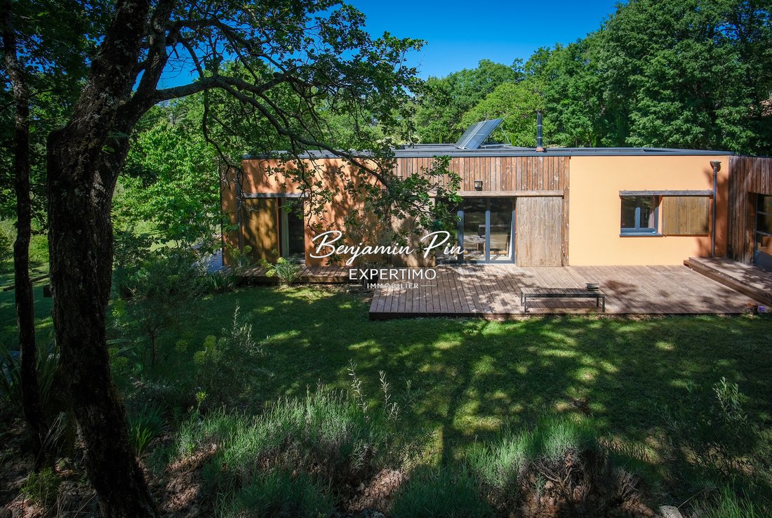 Villa in Caseneuve, Provence-Alpes-Côte d'Azur, France 2 - 17923268