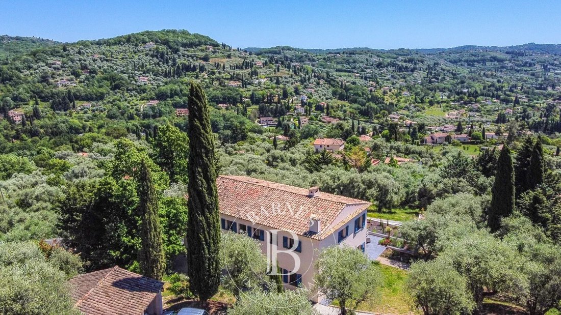 Villa in Grasse, Provence-Alpes-Côte d'Azur, France 2 - 17918478