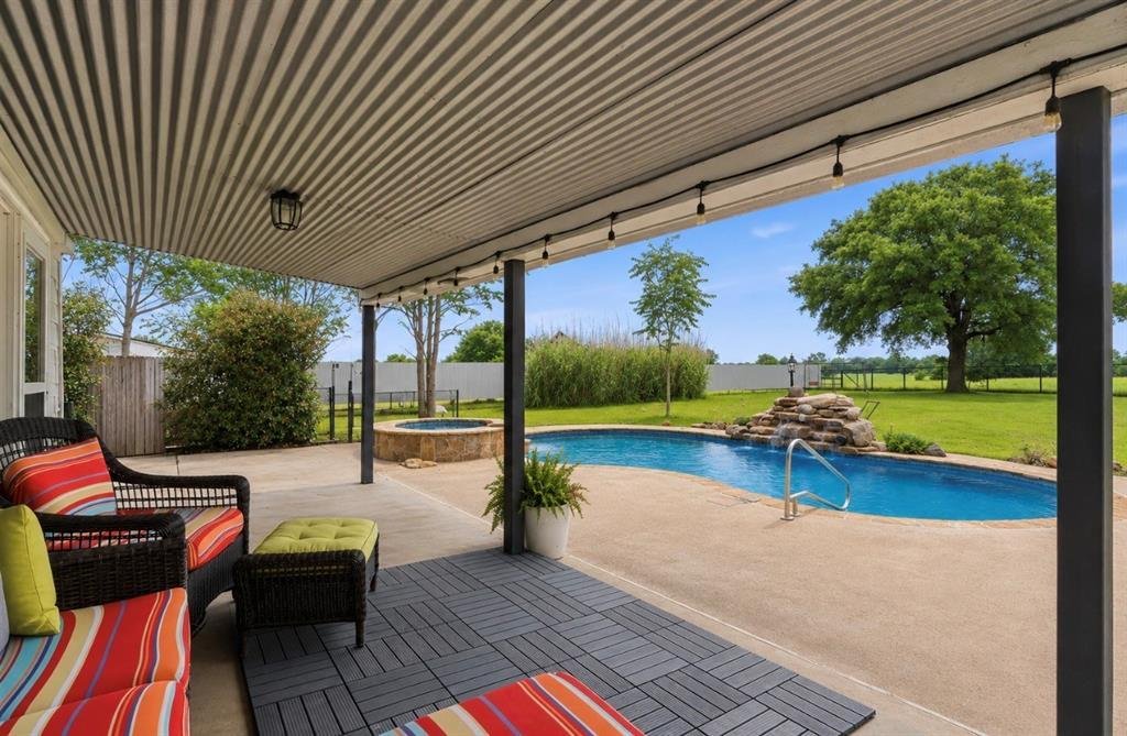 House in Paradise, Texas, United States 4 - 17836945