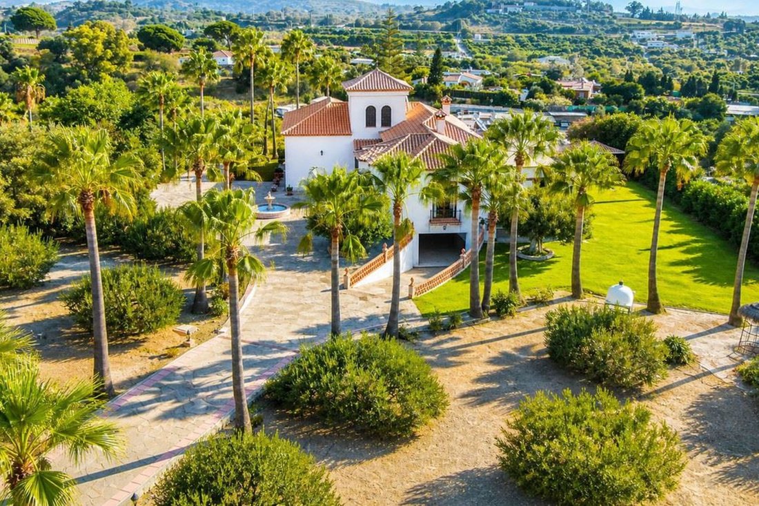 Villa in Estepona, Andalusia, Spain 4 - 17918610