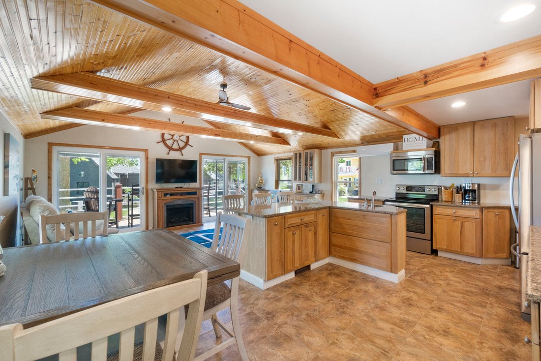 House in Clear Lake, Iowa, United States 5 - 17852682