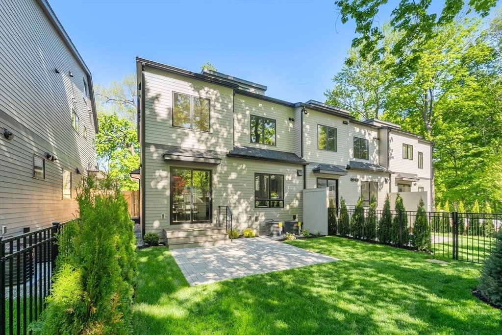House in Newton, Massachusetts, United States 4 - 17916156