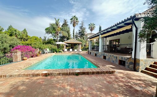 Villa in Estepona, Andalusia, Spain 1