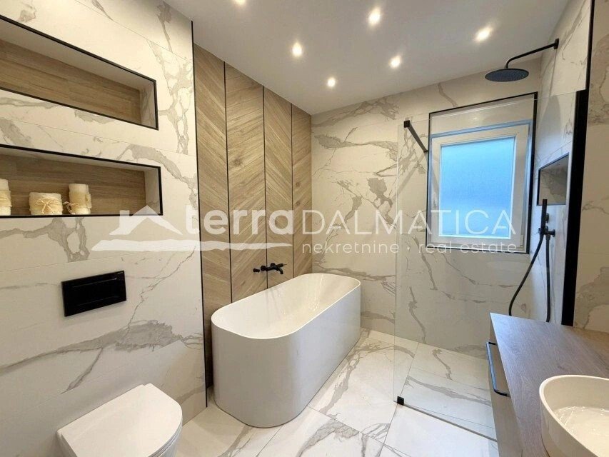 Apartment in Gradska cetvrt Varos, Sibenik, Sibenik-Knin County 2 - 17924954