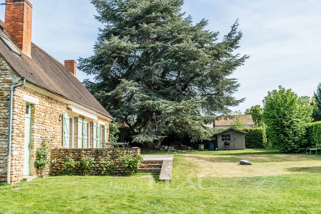 House in Montfort-l'Amaury, Ile-de-France, France 1 - 17918152