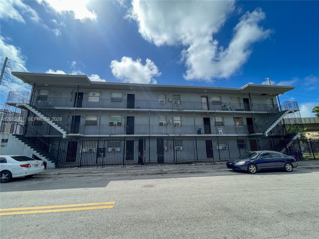 Miami, Florida, United States 5 - 17919930