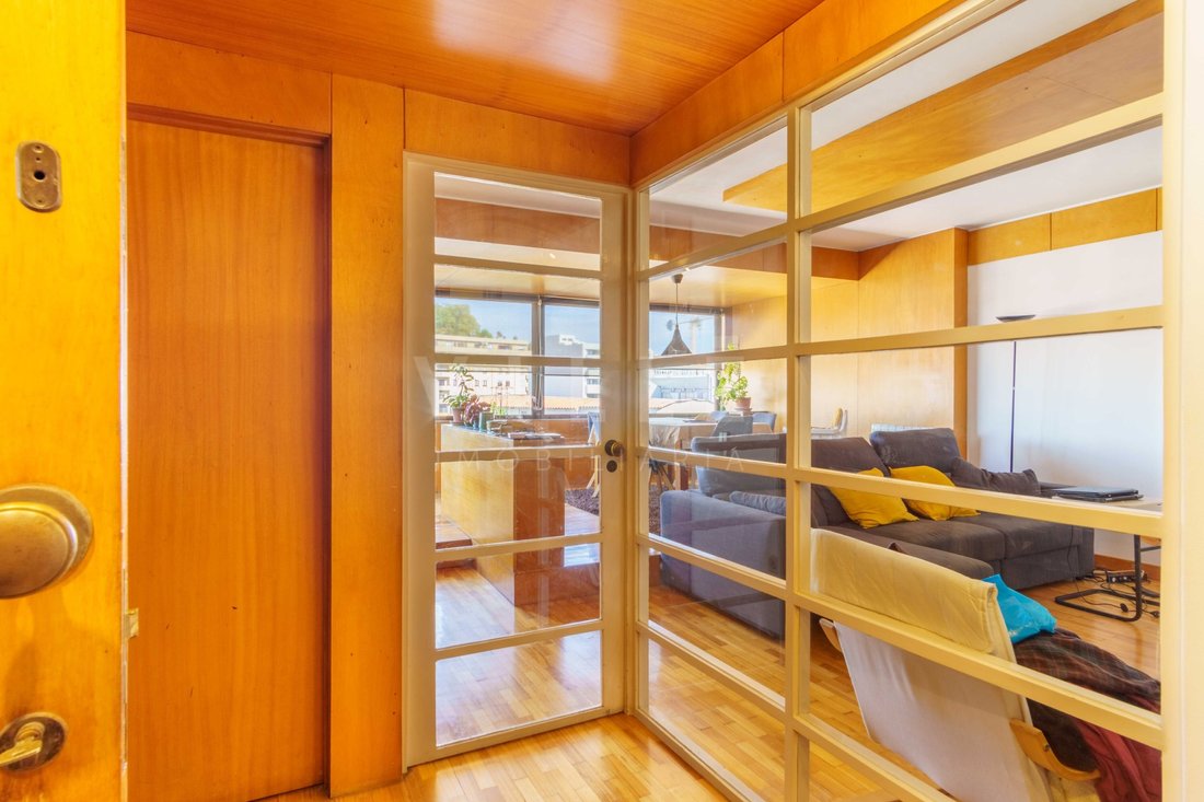 Apartment in Mafamude e Vilar do Paraiso, Porto District, Portugal 1 - 17821151