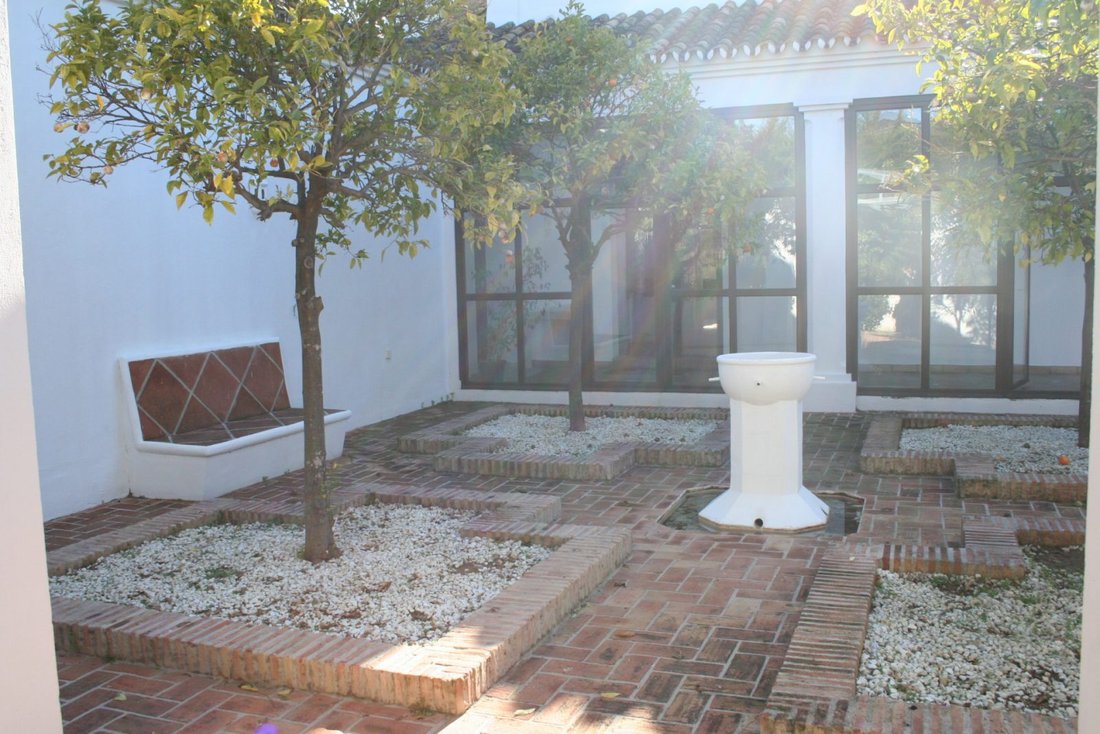 Villa in Guadalmina Baja, San Pedro de Alcantara, Spain 4 - 17920771