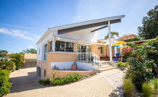 House in Nord Est Vallieres, Saint-Georges-de-Didonne, France 1