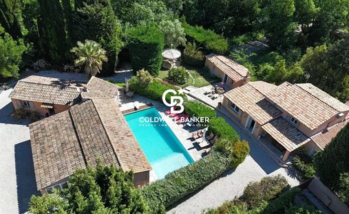 House in Village, Roquebrune-sur-Argens, France 1