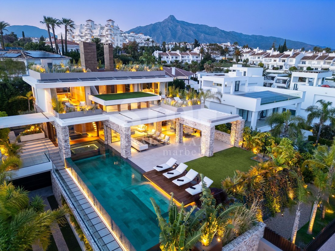 Villa in Puerto Banus, Marbella, Spain 1 - 17920251