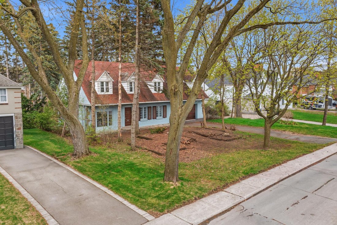 House in Mount Royal, Quebec, Canada 3 - 17922721