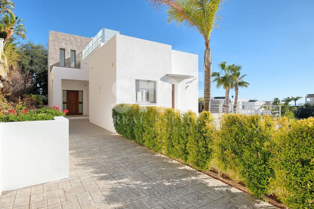 Villa in Benahavis, Andalusia, Spain 1 - 17920698