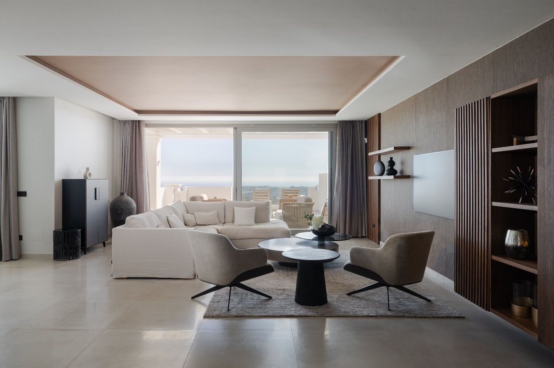 Apartment in Puerto Banus, Marbella, Spain 2 - 17922070