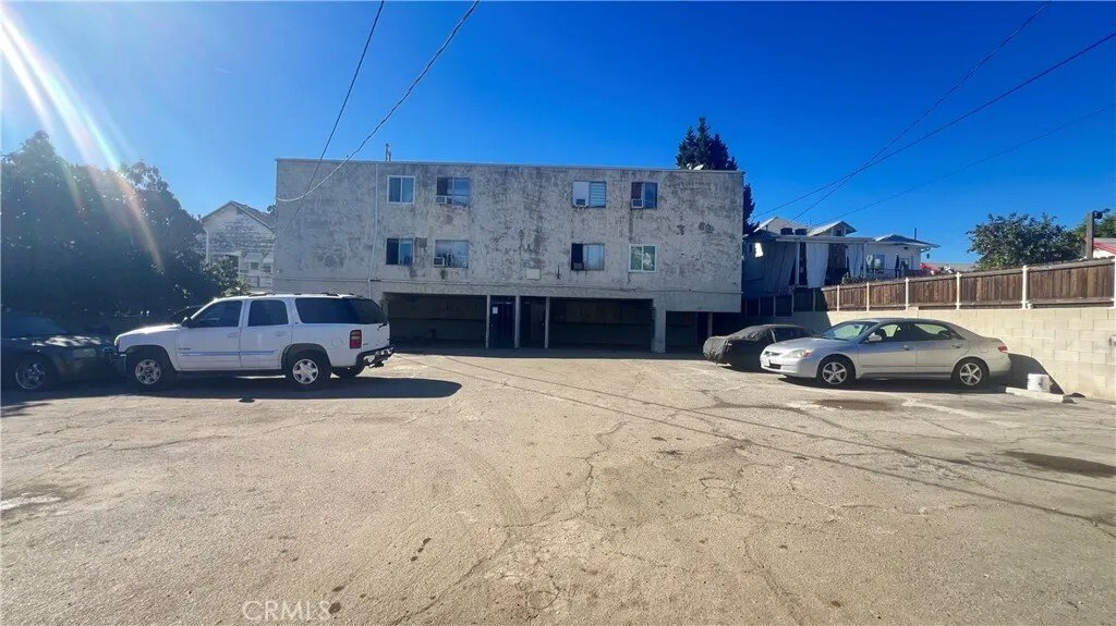 Los Angeles, California, United States 4 - 17045608