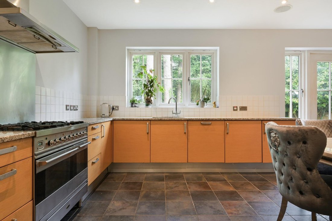 House in Kingswood, Reigate and Banstead, England 5 - 17919784