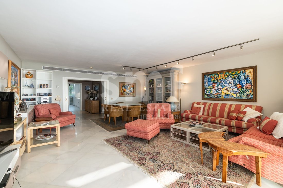 Apartment in Puerto Banus, Marbella, Spain 3 - 17921330
