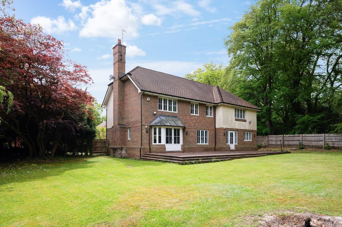House in Kingswood, Reigate and Banstead, England 2 - 17919784