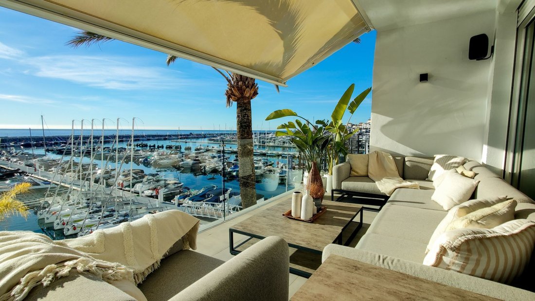 Apartment in Puerto Banus, Marbella, Spain 4 - 17921536