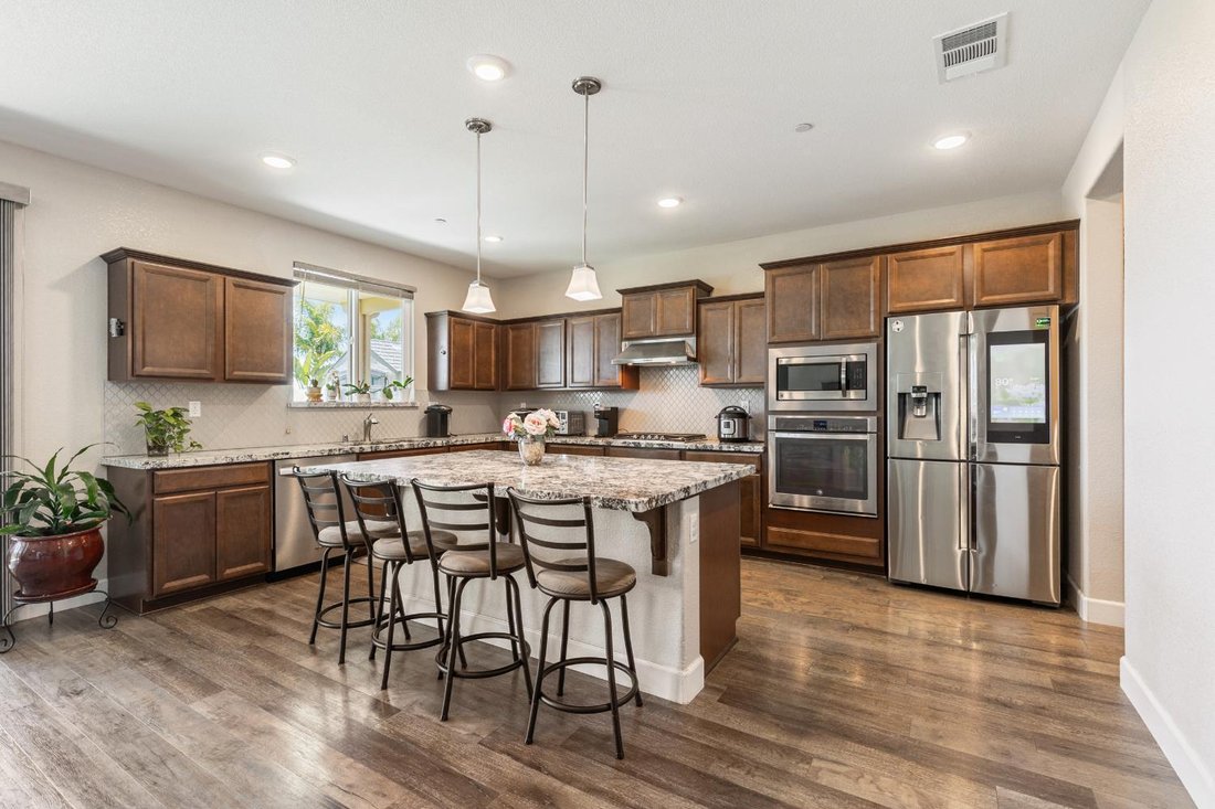 House in Roseville, California, United States 3 - 17918886