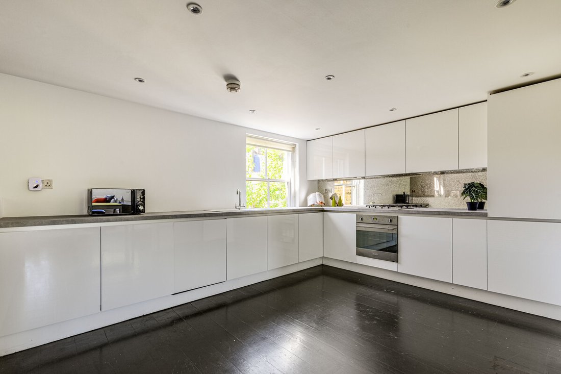 Apartment in Earls Court, Kensington And Chelsea, England 3 - 17916369