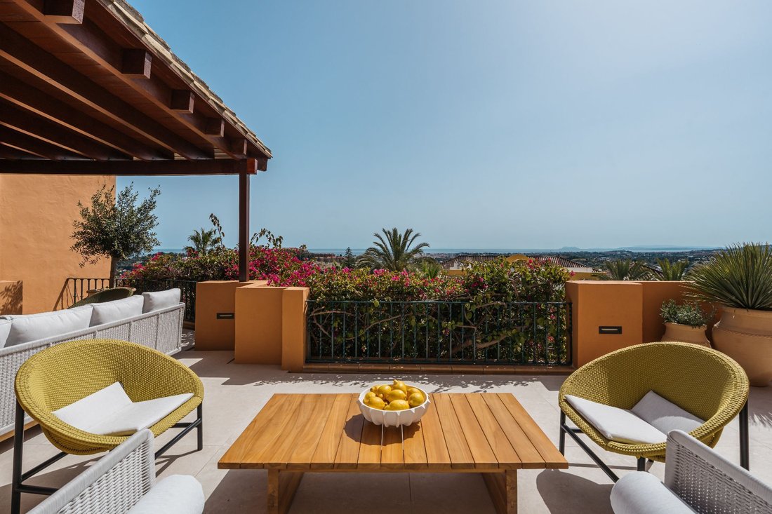 Apartment in Puerto Banus, Marbella, Spain 4 - 17921877
