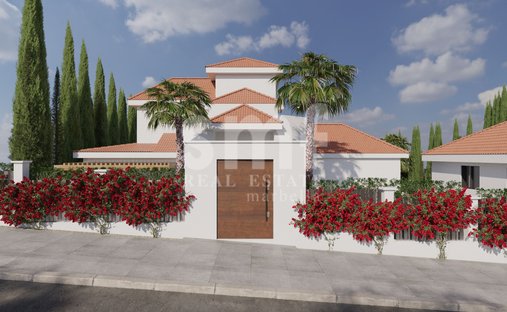 Villa in Puerto Banus, Marbella, Spain 1