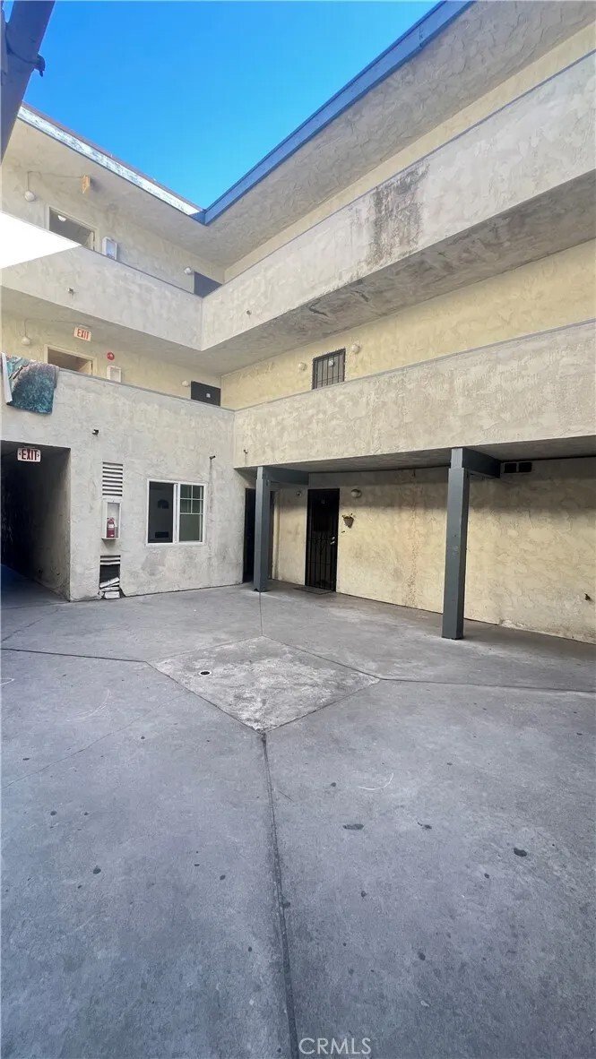 Los Angeles, California, United States 5 - 17045608