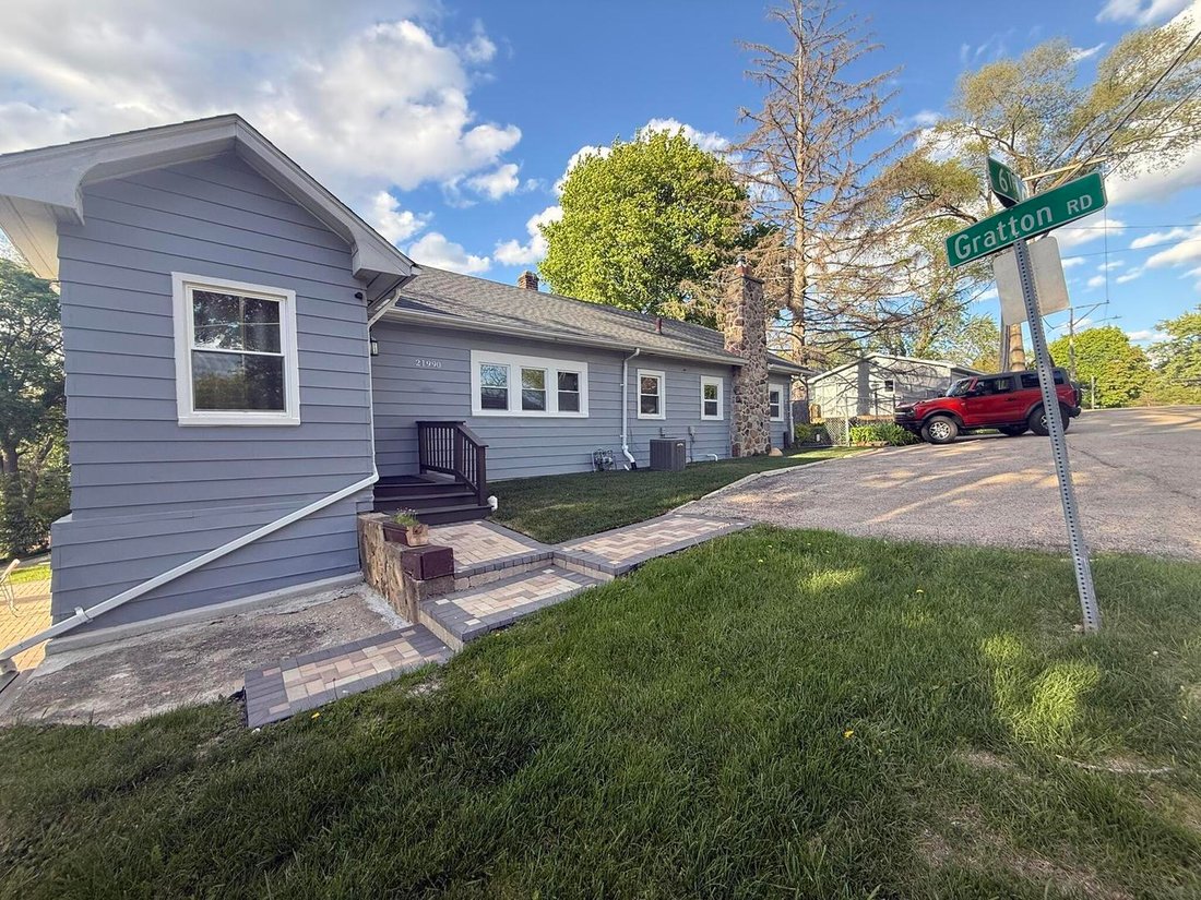 House in Lindenhurst, Illinois, United States 2 - 17891875