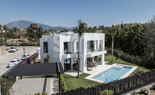 Villa in Estepona, Andalusia, Spain 1