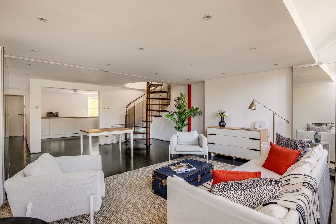 Apartment in Earls Court, Kensington And Chelsea, England 1 - 17916369