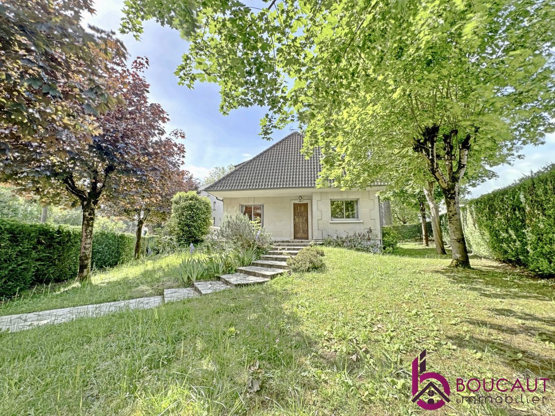 Villa in Wallon, Le Plessis-Robinson, France 1 - 17924735