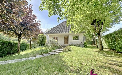 Villa in Wallon, Le Plessis-Robinson, France 1