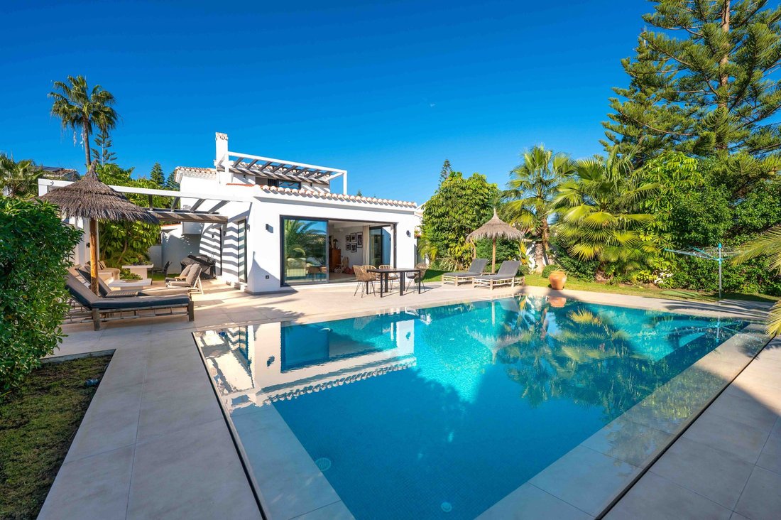 Villa in Elviria-Cabopino, Marbella, Spanien 2 - 17919956