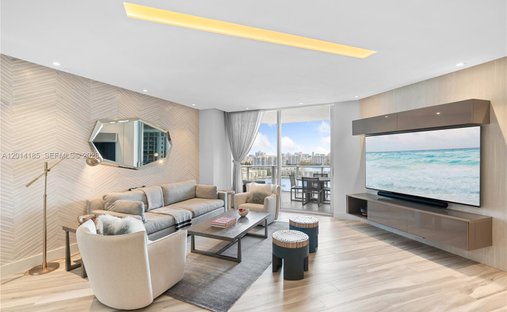 Condo in North Miami Beach, Florida, United States 1
