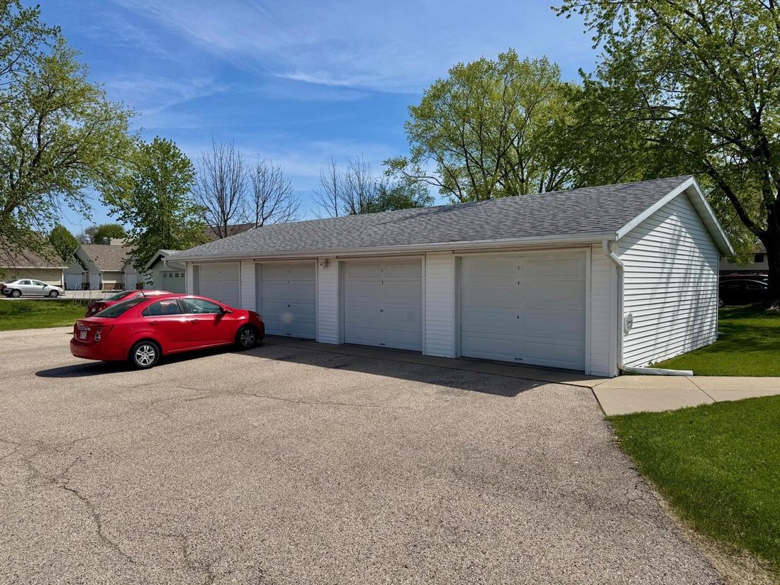 Watertown, Wisconsin, United States 3 - 17919831