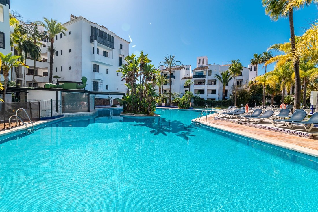 Apartment in Elviria-Cabopino, Marbella, Spain 1 - 17920285