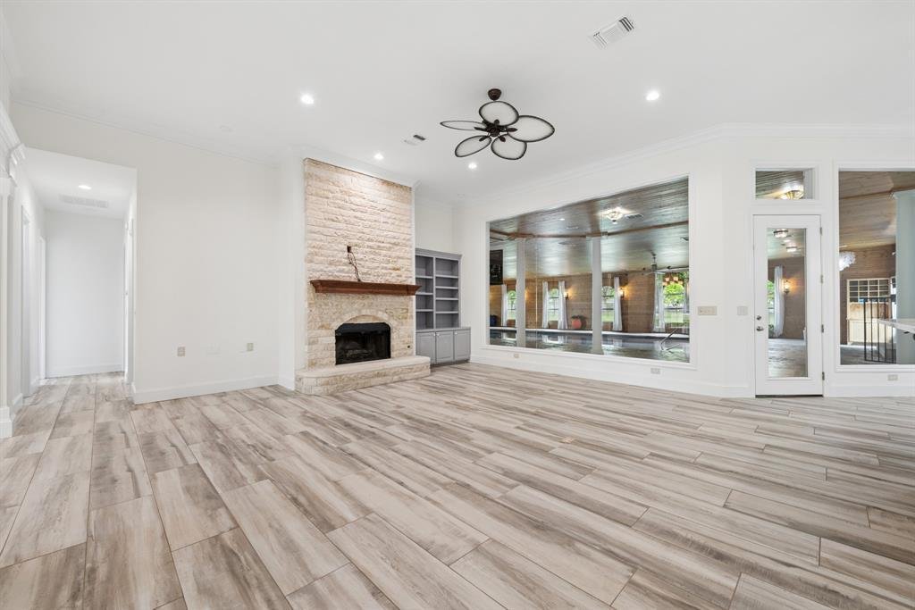 House in Granbury, Texas, United States 5 - 17917574
