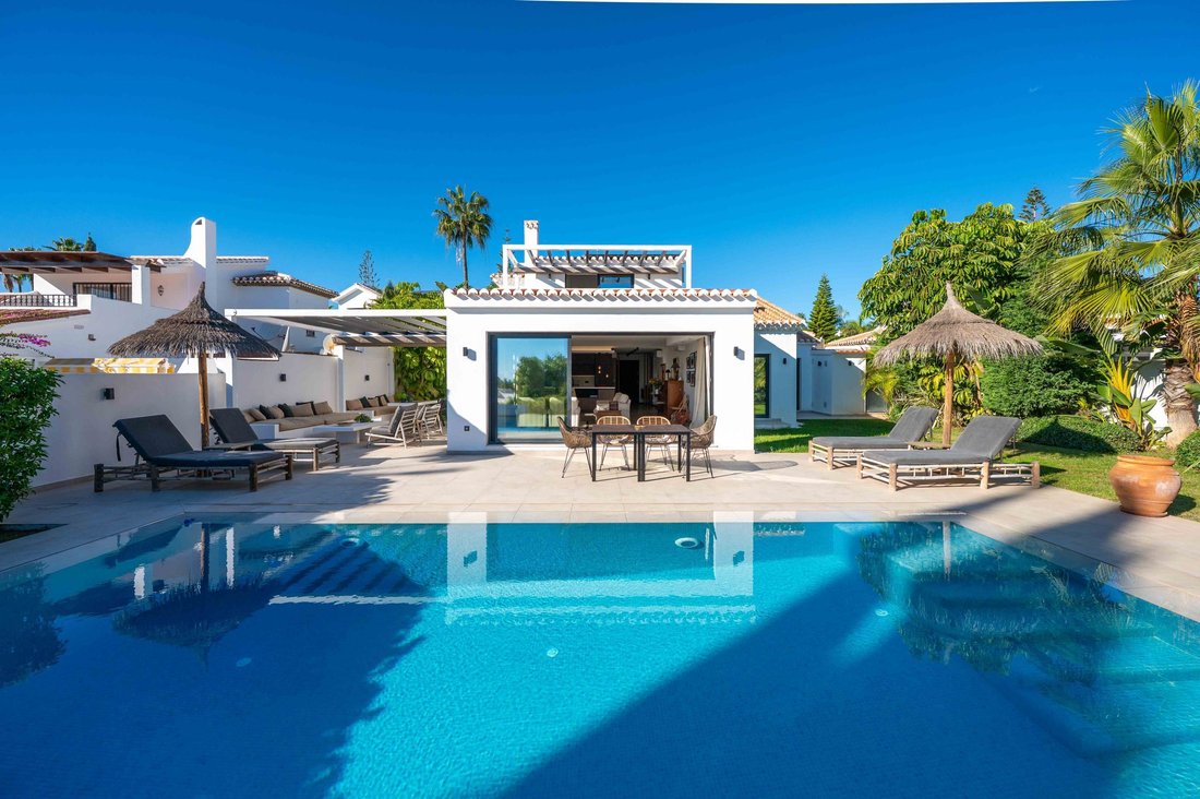 Villa in Elviria-Cabopino, Marbella, Spanien 3 - 17919956