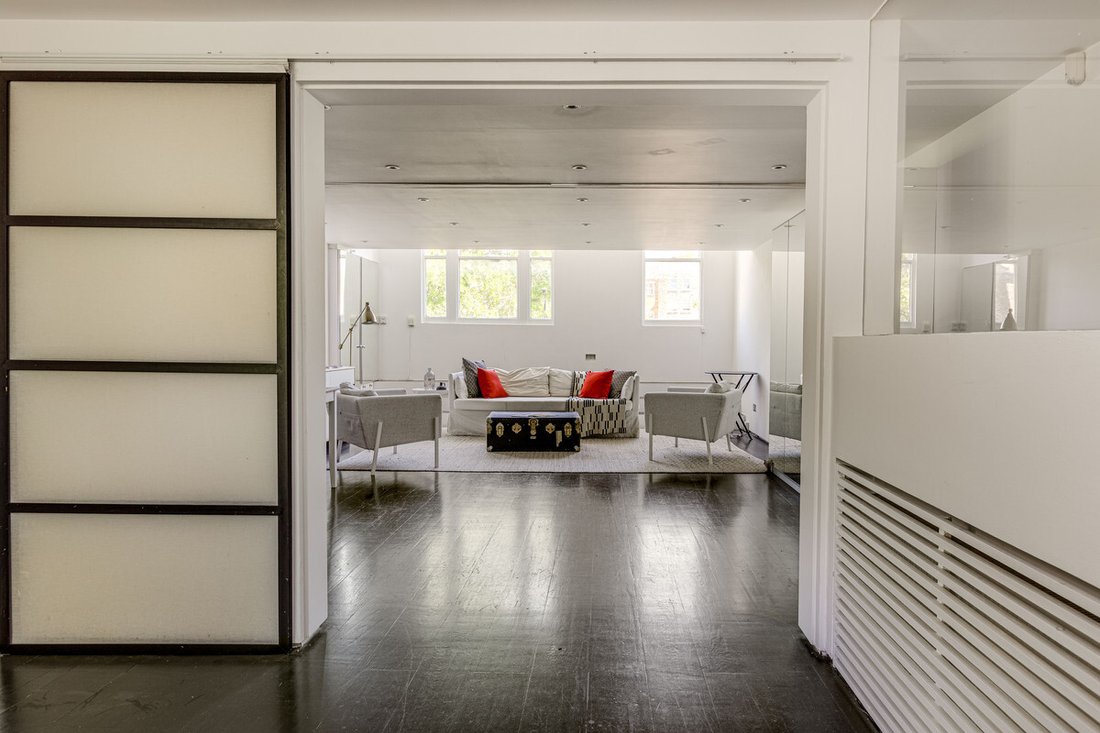 Apartment in Earls Court, Kensington And Chelsea, England 4 - 17916369