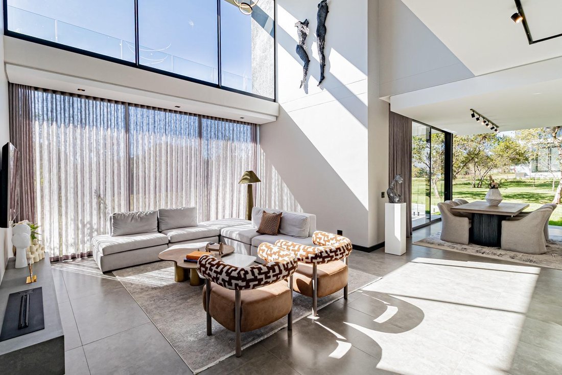 House in Halfway House Estate, Gauteng, South Africa 3 - 17918203